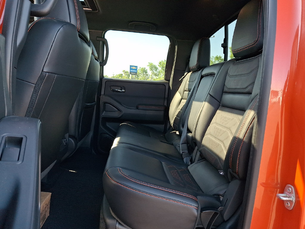 Certified 2025 Nissan Frontier PRO-4X w/ Pro Premium Package AWD/4WD image 11