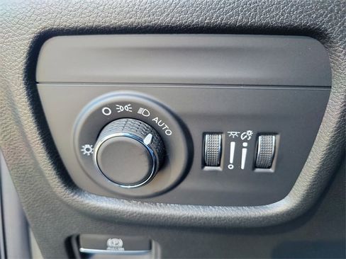 New 2025 Jeep Grand Cherokee L Altitude image 21