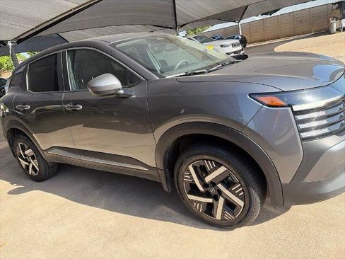 Certified 2025 Nissan Kicks SV w/ Charging Package FWD image 8