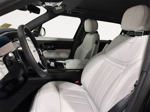 New 2026 Land Rover Range Rover Sport SE image 9