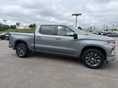 Used 2023 Chevrolet Silverado 1500 LT AWD/4WD image 13