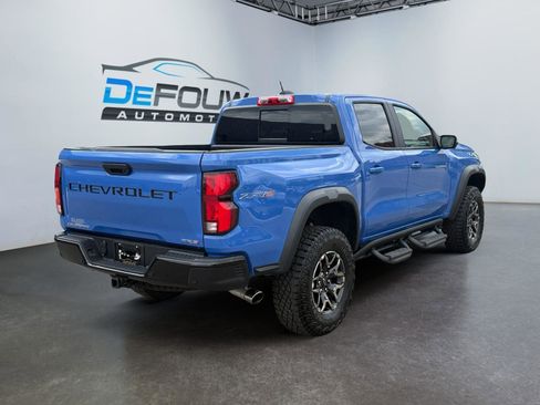 Used 2025 Chevrolet Colorado ZR2 w/ Technology Package AWD/4WD image 3