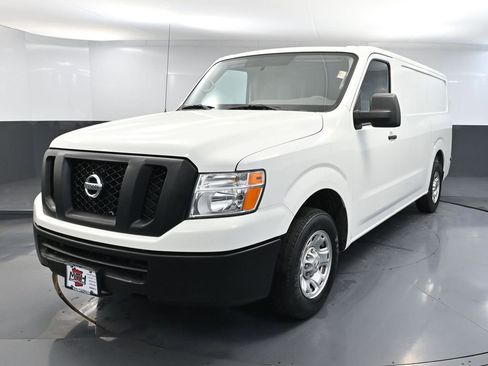 Used 2019 Nissan NV 2500 SV RWD image 11