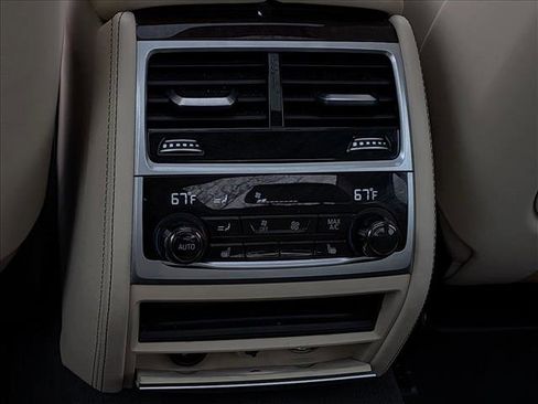 Used 2019 BMW 750i xDrive w/ Executive Package image 21