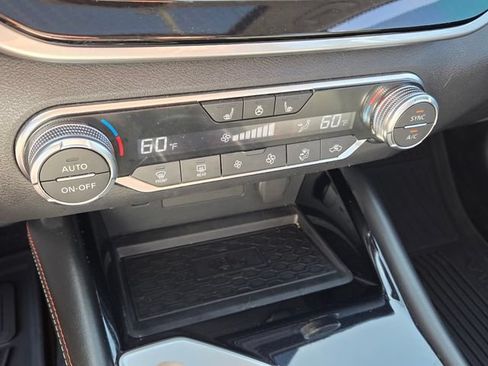 Used 2024 Nissan Altima 2.0 SR FWD image 24