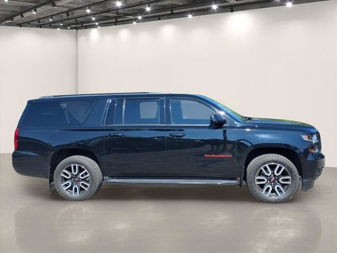 Used 2018 Chevrolet Suburban LT AWD/4WD image 8