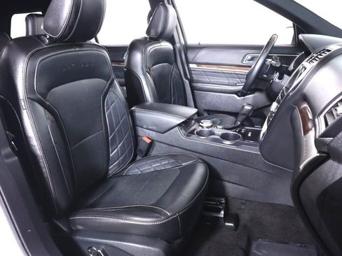 Used 2018 Ford Explorer Platinum AWD/4WD image 43