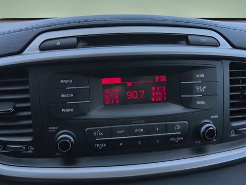 Used 2017 Kia Sorento L FWD image 13