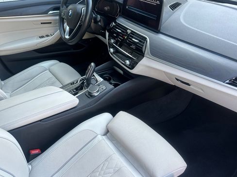 Certified 2023 BMW 530e xDrive w/ Executive Package image 19