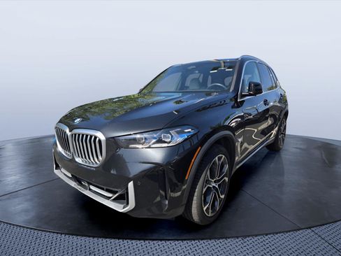 Certified 2024 BMW X5 xDrive40i w/ Premium Package AWD/4WD image 3