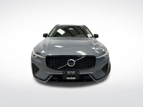 Used 2024 Volvo XC60 B5 Plus w/ Climate Package image 12