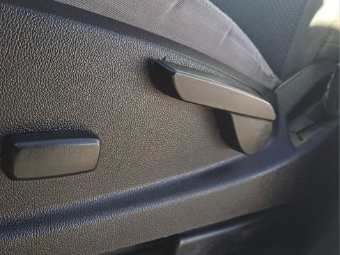 Used 2015 Chevrolet Colorado W/T image 23