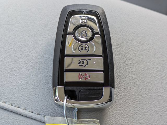 New 2026 Lincoln Navigator Premiere AWD/4WD image 29