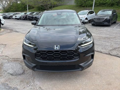 Used 2023 Honda HR-V LX image 2