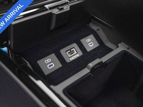 Used 2022 Lexus LX 600 4WD w/ Accessory Package (Z1) image 31