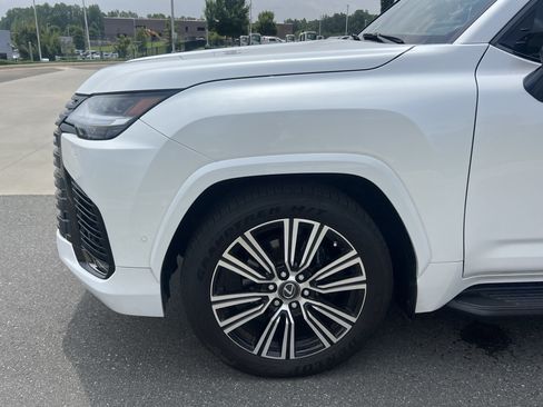 Used 2025 Lexus LX 700h Luxury w/ Appearance Package AWD/4WD image 13