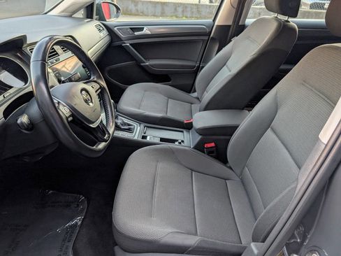 Used 2019 Volkswagen e-Golf SE w/ Driver Assistance Package image 10