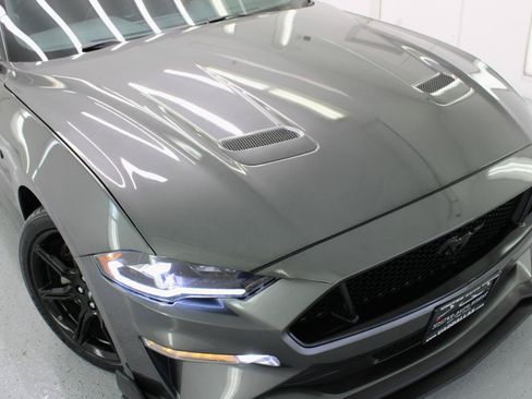 Used 2019 Ford Mustang GT w/ Equipment Group 301A RWD image 18