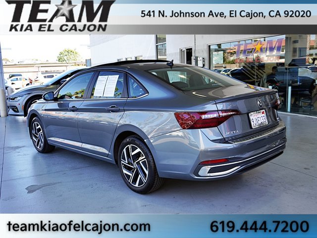 Used 2023 Volkswagen Jetta SEL FWD image 7