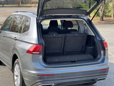 Used 2020 Volkswagen Tiguan S image 40