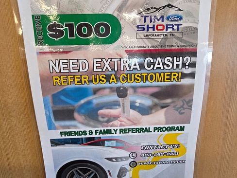 Used 2025 Toyota Camry SE w/ Convenience Package image 13