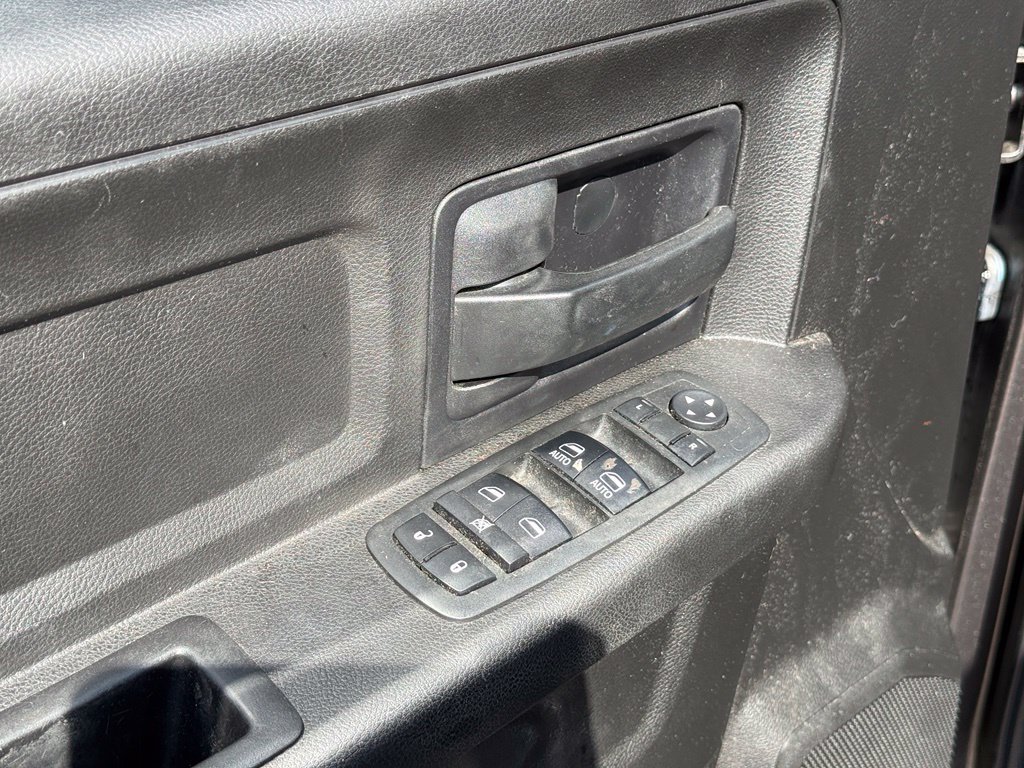 Used 2018 RAM 1500 Express w/ Express Value Package AWD/4WD image 13