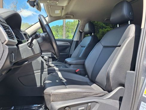 Used 2019 Volkswagen Atlas SE w/ Towing Package FWD image 21