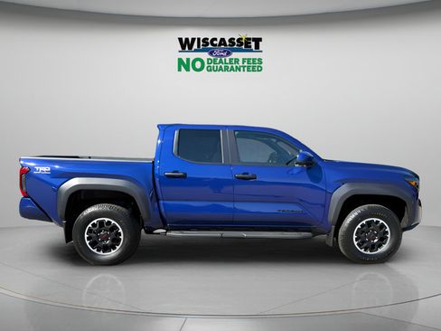 Used 2024 Toyota Tacoma TRD Off-Road AWD/4WD image 6
