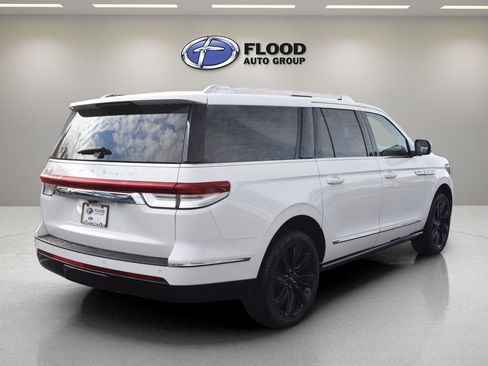 Used 2024 Lincoln Navigator L Reserve image 4