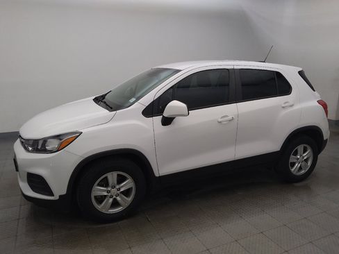 Used 2021 Chevrolet Trax LS w/ Tint and Cruise Package FWD image 2