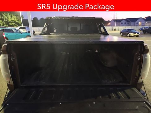 Used 2017 Toyota Tundra SR5 w/ SR5 Upgrade Package RWD image 5