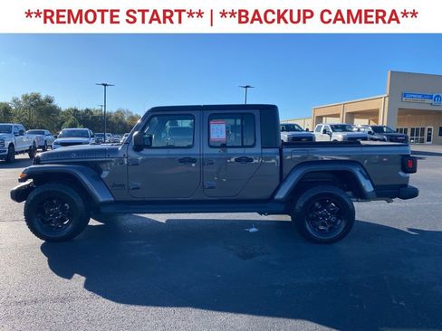 Used 2023 Jeep Gladiator Sport image 5
