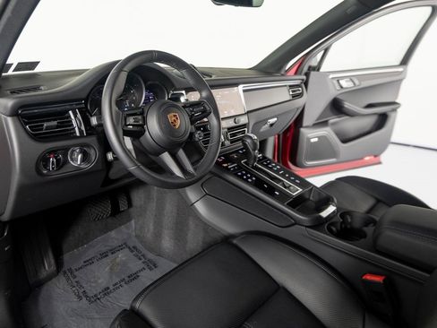 Certified 2025 Porsche Macan Turbo image 16
