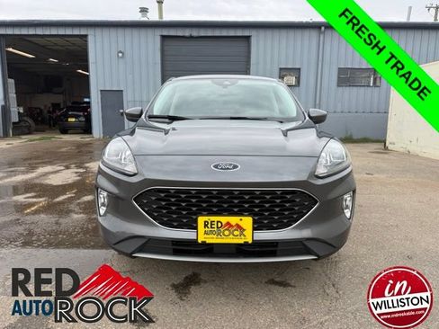Used 2022 Ford Escape SEL w/ Equipment Group 302A AWD/4WD image 2