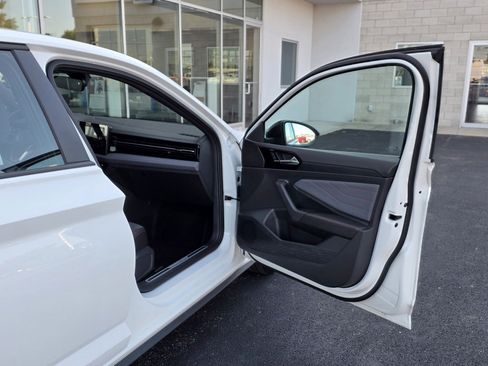Used 2025 Volkswagen Jetta GLI Autobahn FWD image 40