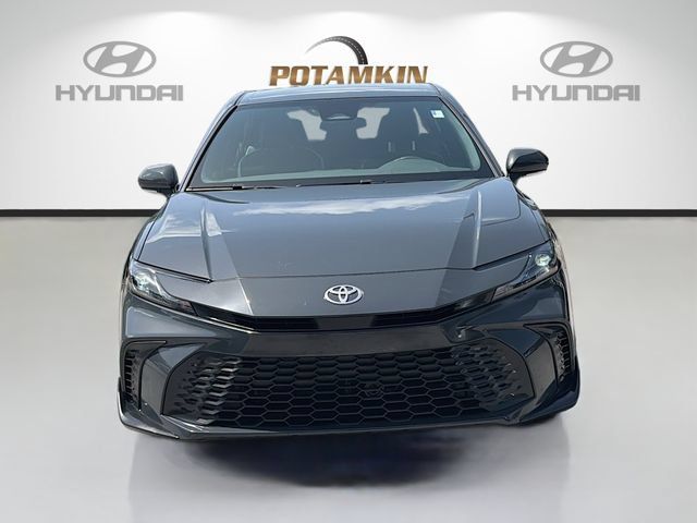 Used 2025 Toyota Camry SE FWD image 2