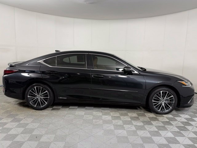 Used 2022 Lexus ES 300h w/ Premium Package FWD image 9