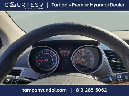 Used 2015 Hyundai Elantra SE image 18
