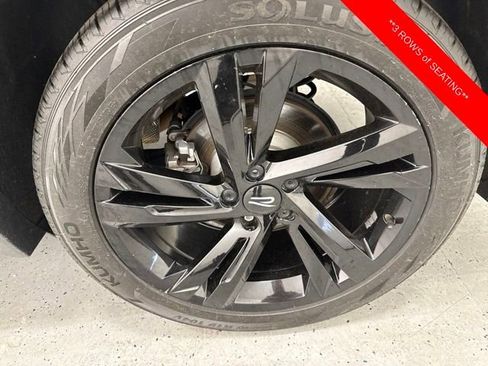 Used 2024 Volkswagen Tiguan SE R-Line FWD image 6