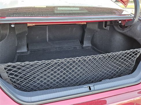 Used 2020 Toyota Avalon Limited image 13