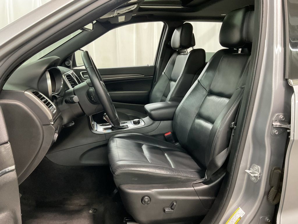 Used 2018 Jeep Grand Cherokee Limited AWD/4WD image 21