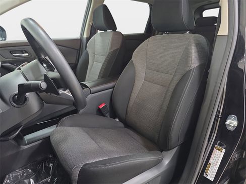 Used 2023 Nissan Rogue SV image 14