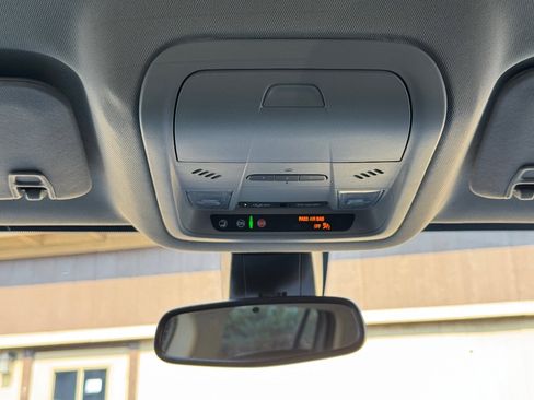 Used 2023 GMC Acadia SLT image 26