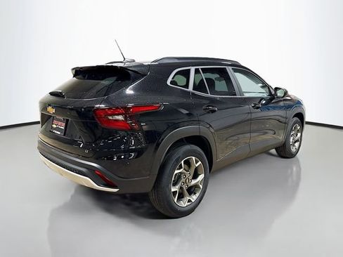 New 2026 Chevrolet Trax LT w/ LT Convenience Package image 7