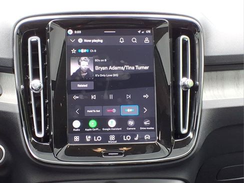 Certified 2026 Volvo XC40 B5 Plus AWD/4WD image 13