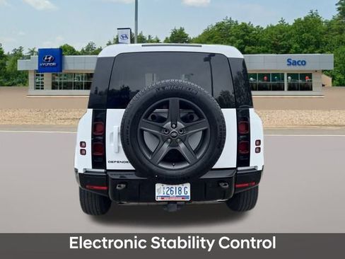 Used 2024 Land Rover Defender 90 X-Dynamic SE image 9