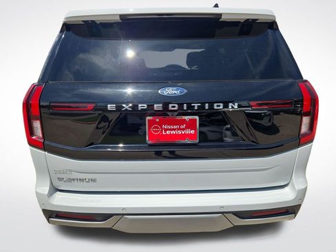 Used 2025 Ford Expedition Platinum AWD/4WD image 4