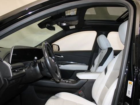 Used 2024 Cadillac XT4 Sport AWD/4WD image 7
