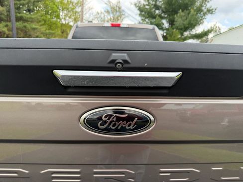 Used 2022 Ford F250 XLT w/ XLT Premium Package AWD/4WD image 17