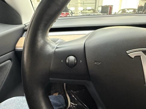 Used 2018 Tesla Model 3 Long Range image 23